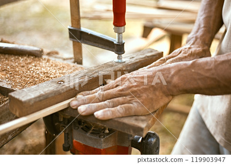 carpenter working carpenter working 119903947