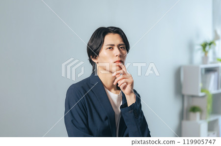 想在辦公室裡的男人 想在辦公室裡的男人 119905747