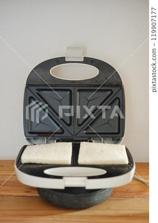 Toasty Sandwiches Perfectly Grilled in the Press Toasty Sandwiches Perfectly Grilled in the Press 119907177