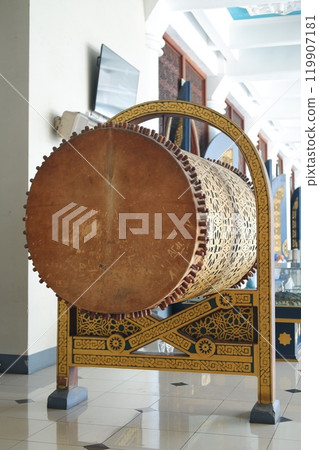 Traditional Mosque Drum as a background Traditional Mosque Drum as a background 119907181