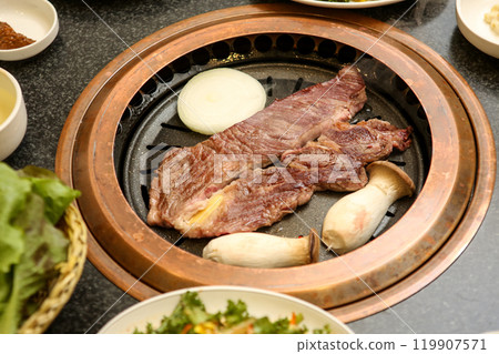 Korean barbecue. Korean beef sirloin 119907571