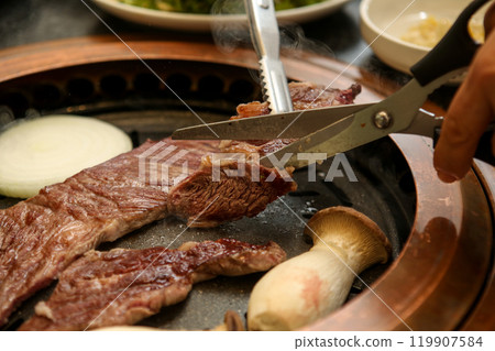 Korean barbecue. Korean beef sirloin 119907584