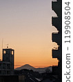從公寓看到的富士山日落景色 119908504