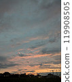 紅色的天空和黃昏的雲彩 119908505