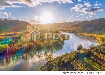 Autumn Wachau valley (UNESCO) during autumn sunset with Danube river near the Durnstein village in Lower Austria, Austria 119908975
