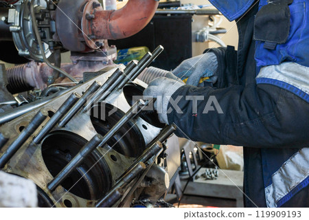 Repair of a diesel generator converted to gas. 119909193