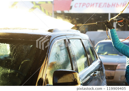 Self-service express car wash. Outdoor high pressure washing for cars. 119909405