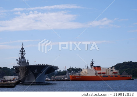 護衛艦「泉元號」和破冰船「白瀨」號 護衛艦「泉元號」和破冰船「白瀨」號 119912838