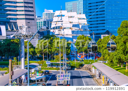日本橫濱市景 - 從櫻木町車站前眺望全速航行的日本丸、水陸巴士、索道等= 3天 119912891