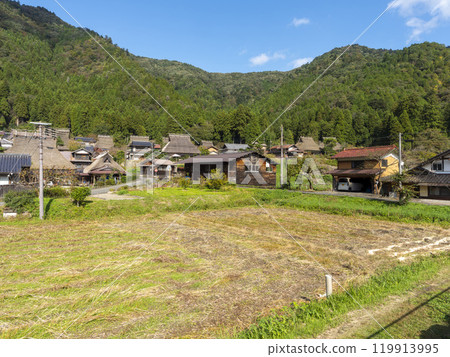 Autumn scenery of Miyama Kayabuki no Sato 119913995