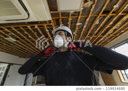 Interior demolition site, renovation, remodeling 119914880