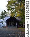 Kinzan Tenmangu Shrine and autumn leaves 119915692