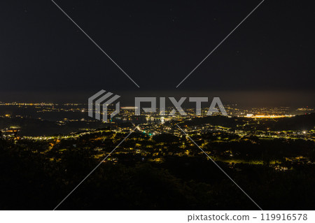 Night view from Windmill Hill in Wellington, New Zealand 119916578