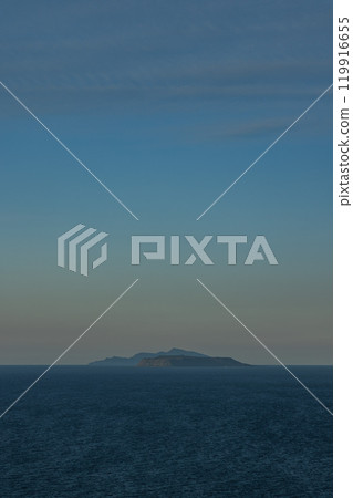 Mana Island and Kapiti Island as seen from Makara Beach on the outskirts of Wellington, New Zealand 119916655