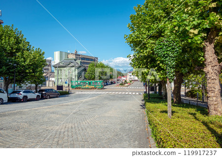 [北海道函館本坂]穿越本坂的函館市電車 119917237