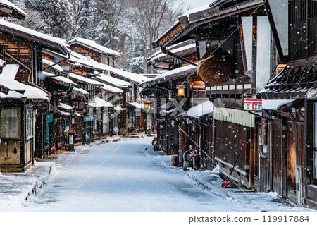 Snow falling in Narai-juku, Shinshu 119917884