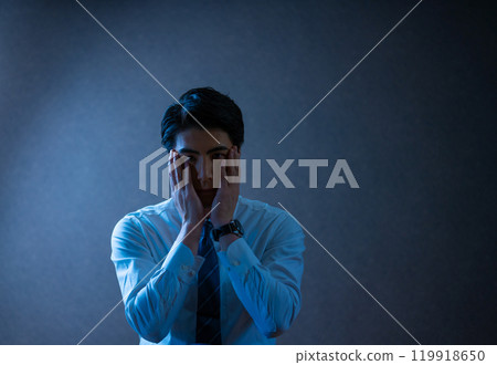 Good looking male portrait 119918650