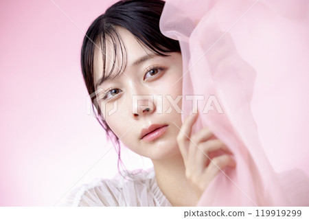 Beauty image: Female portrait, pink background Beauty image: Female portrait, pink background 119919299