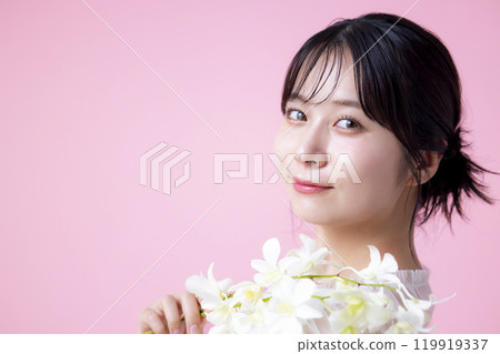 Beauty image: Female portrait, pink background Beauty image: Female portrait, pink background 119919337