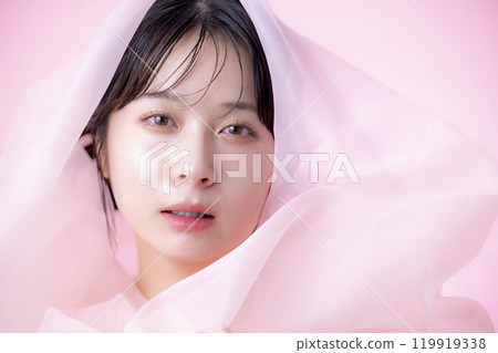Beauty image: Female portrait, pink background Beauty image: Female portrait, pink background 119919338