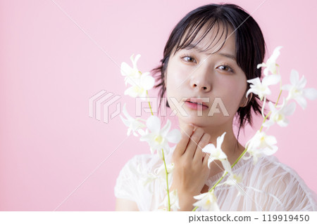Beauty image: Female portrait, pink background 119919450