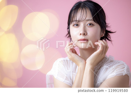 Beauty image: Female portrait, pink background 119919580