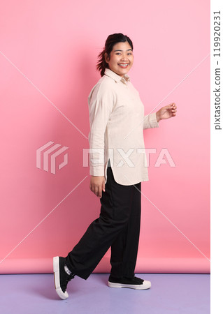 Woman with Braces Woman with Braces 119920231