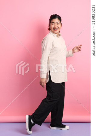 Woman with Braces Woman with Braces 119920232