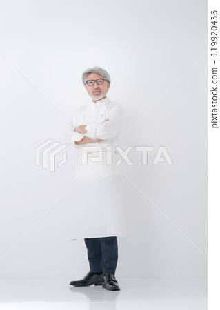 Portrait of a senior male chef Portrait of a senior male chef 119920436