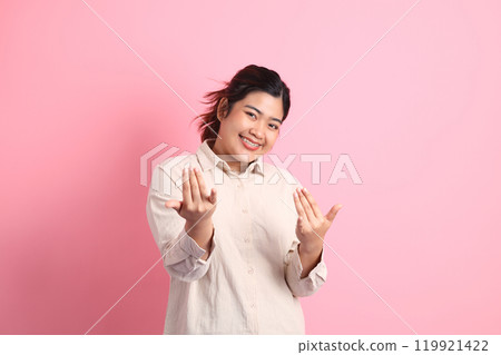 Woman with Braces Woman with Braces 119921422