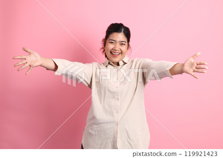 Woman with Braces 119921423