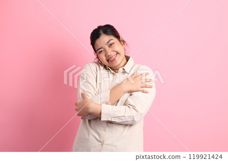 Woman with Braces 119921424