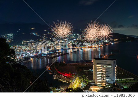 [靜岡縣]熱海煙火大會/俯瞰熱海市的夜景 119923300