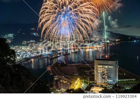 <Shizuoka Prefecture> Atami Fireworks Festival - Night view overlooking the city of Atami 119923304