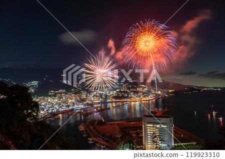[靜岡縣]熱海煙火大會/俯瞰熱海市的夜景 119923310