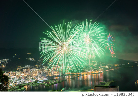 <Shizuoka Prefecture> Atami Fireworks Festival - Night view overlooking the city of Atami 119923345