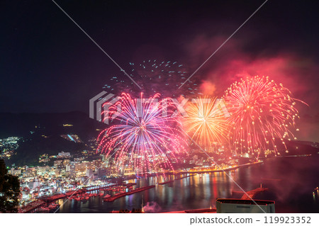 [靜岡縣]熱海煙火大會/俯瞰熱海市的夜景 119923352