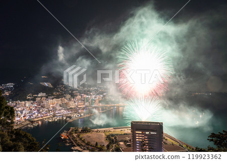 <Shizuoka Prefecture> Atami Fireworks Festival - Night view overlooking the city of Atami 119923362