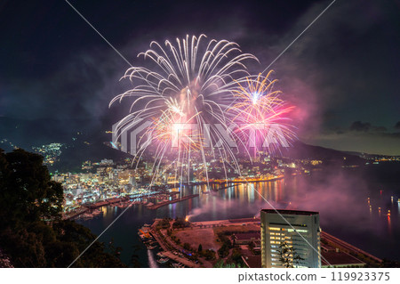 [靜岡縣]熱海煙火大會/俯瞰熱海市的夜景 119923375