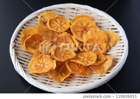 Dried persimmon slices 119926053