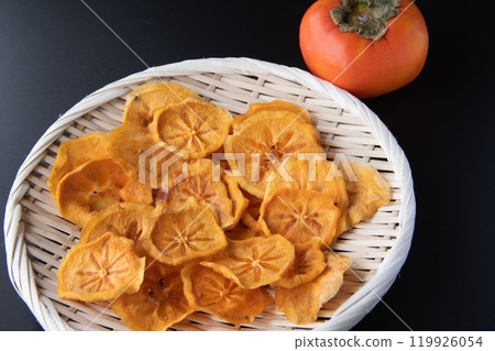 Dried persimmon slices Dried persimmon slices 119926054