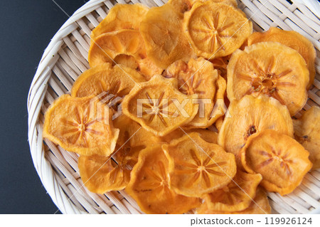 Dried persimmon slices 119926124