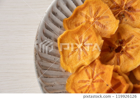 Dried persimmon slices 119926126