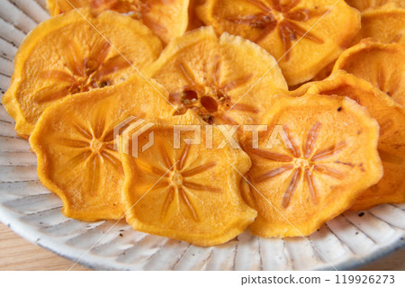 Dried persimmon slices Dried persimmon slices 119926273