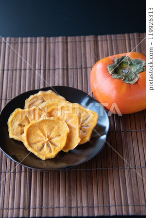 Dried persimmon slices Dried persimmon slices 119926313