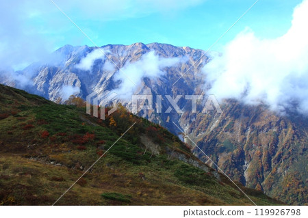 Mountain ranges with autumn foliage seen from Happo-one in autumn 119926798