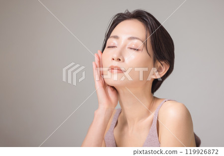 女性的美麗形象 119926872