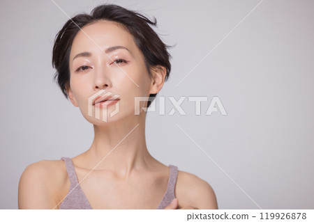 Women's beauty image 119926878