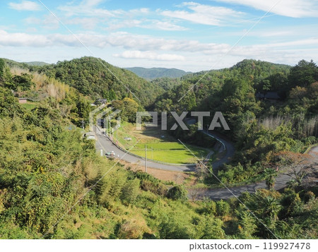 山村景色 119927478