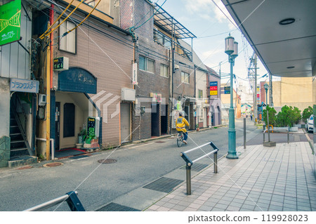 Scenery of the food and drink district [Tsuruga Gondocho, Nagano City] 119928023